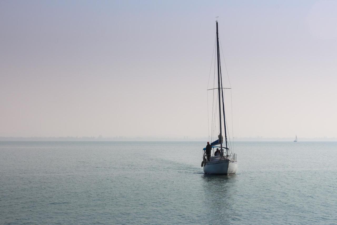 Komfort Home Bursport Bt. Haz Balatonfenyves Bagian luar foto
